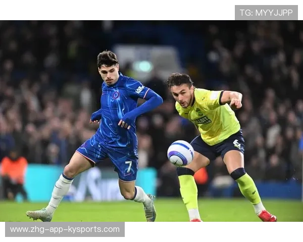 切尔西压迫成功逐步掌控局势，帕尔默轻巧推射破门：蓝军全面胜利的背后